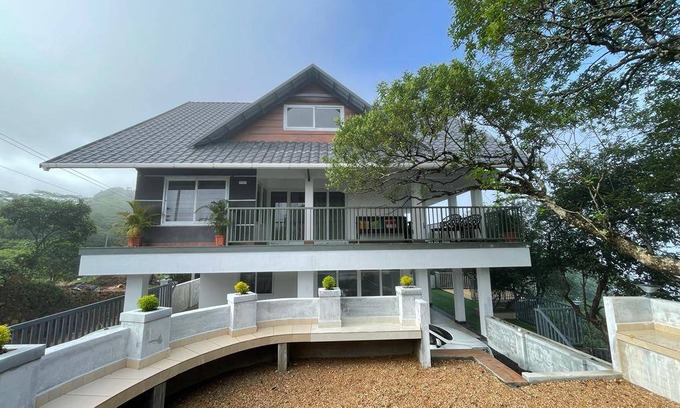 Vagamon Villa | 300 m² Villa ∙ 5 bedrooms ∙ 15 guests