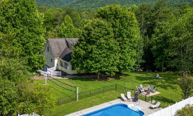 Fletcher House | 302 m² House ∙ 4 bedrooms ∙ 11 guests