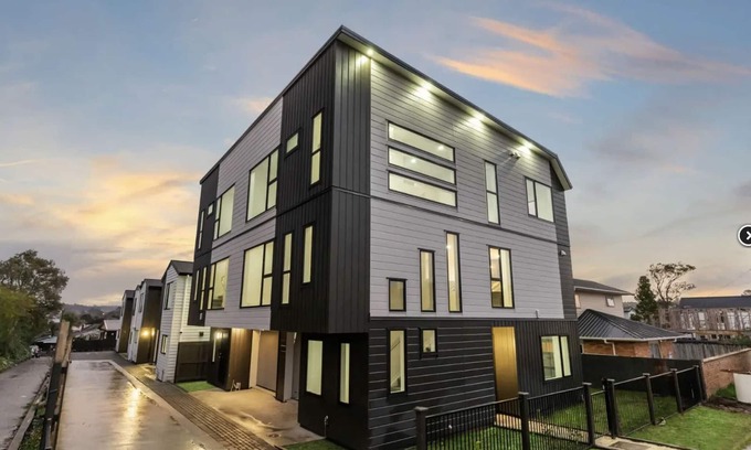 East Tamaki Apartment | 302 Te Irirangi Drive