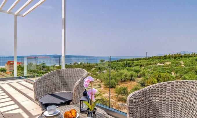 Promajna Villa | 305 m² Villa ∙ 4 bedrooms ∙ 8 guests