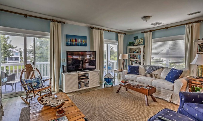 North Litchfield Beach House | 306 m² House ∙ 5 bedrooms ∙ 12 guests