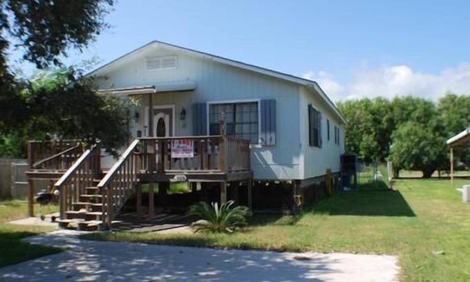 Port Mansfield House | 309 Beach - Cute getaway home away from home!