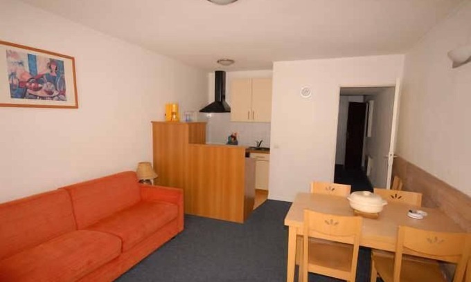 Eaux-Bonnes Apartment | 30m from resort center, 3rd floor, view ski slopes, fitness, swimming pool, sauna, tv, ski locker
