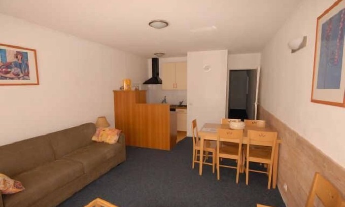 Eaux-Bonnes Apartment | 30m from resort center, 2nd floor, view ski slopes, fitness, swimming pool, sauna, tv, ski locker