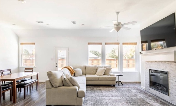 Haslet House | 30min from DFW ~ New 3BR Home w/ Fireplace