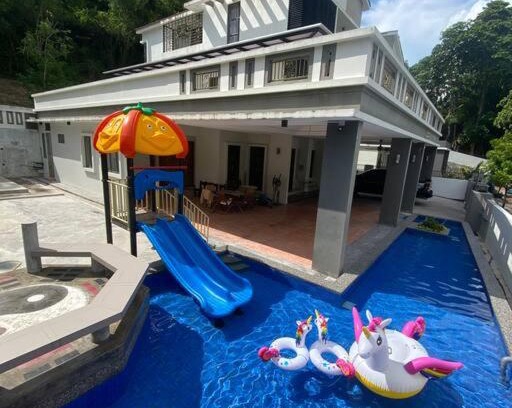 Bayan Lepas Villa | 30PAX 5BR Villa Kids Swimming pool, KTV, BBQ near SPICE Arena Penang 9800 SQFT