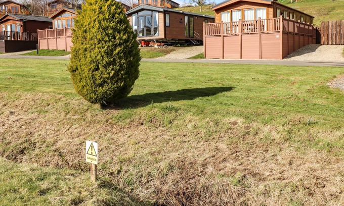 Tunstall Cottage | 31 BADGERS RETREAT, pet friendly, with hot tub in Richmond