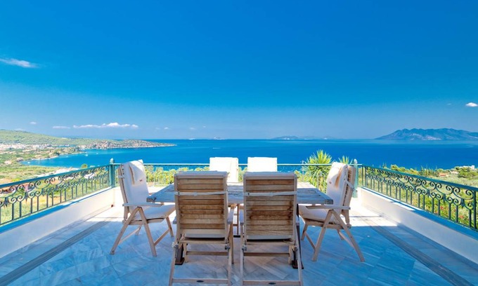 Melissopetra Villa | 313 m² Villa ∙ 4 bedrooms ∙ 11 guests