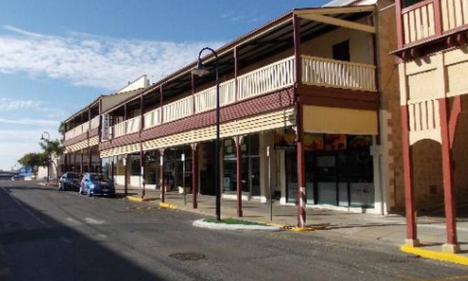Murray Bridge Hotel | 32 m² Motel ∙ 3 bedrooms ∙ 7 guests