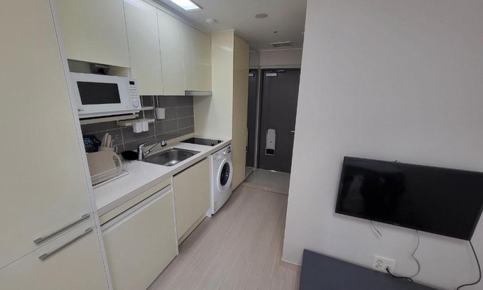 Seocho-dong Apartment | 3214 Sinnonhyeon