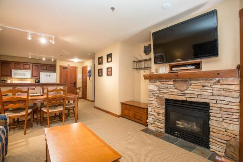 Snowbird Apartment | 3216 - One Bedroom Den Standard Powderhorn Lodge condo