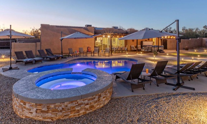 North Scottsdale House | 324 m² House ∙ 8 bedrooms ∙ 22 guests