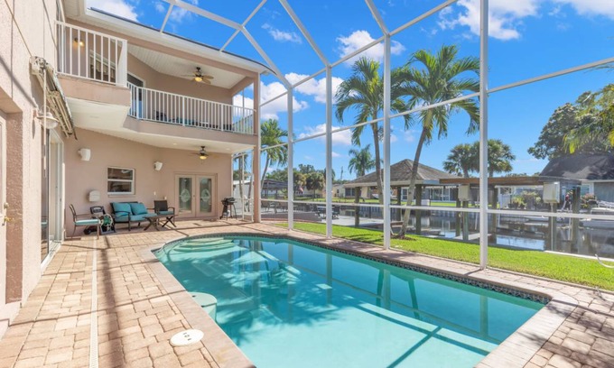 Palm Harbor House | 325 m² House ∙ 5 bedrooms ∙ 10 guests
