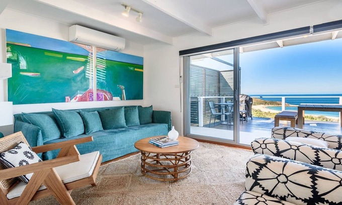 Killcare Heights House | '33 Degrees - Stunning Views' by Accom Holidays