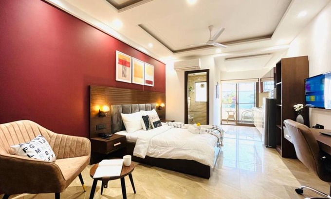 DLF Phase 3 Hotel | 33 m² Hotel ∙ 2 guests