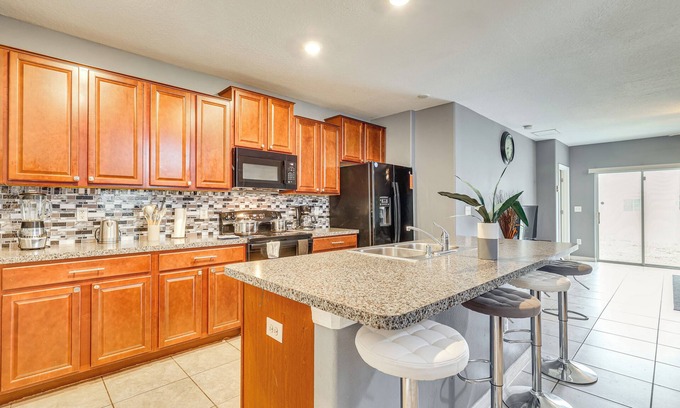 Sun City Center House | 33 Mi to Busch Gardens: Ruskin Home w/Pool Access