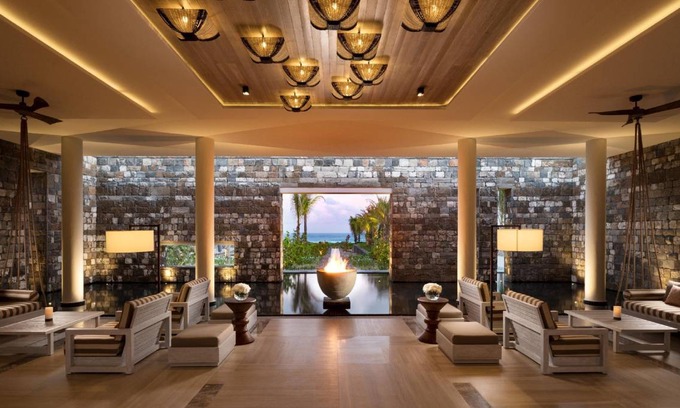 Blue Bay Hotel | 330 m² Hotel ∙ 4 bedrooms ∙ 127 guests