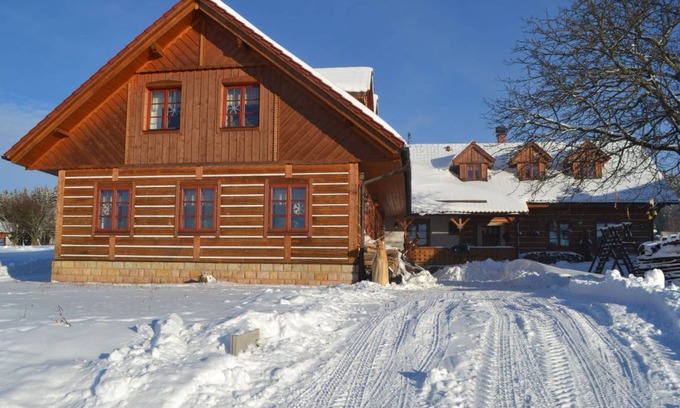 Uhlejov House | 330 m² House ∙ 7 bedrooms ∙ 24 guests