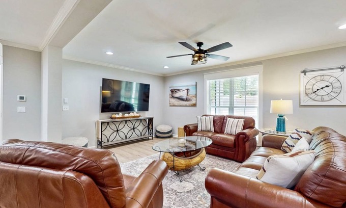 Gainesville House | 336 m² House ∙ 5 bedrooms ∙ 11 guests