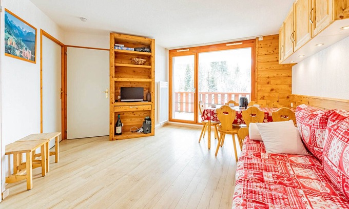 Saint-Francois-Longchamp Apartment | 33m² Apartment for 7, near slopes, balcony, 2 bedrooms
