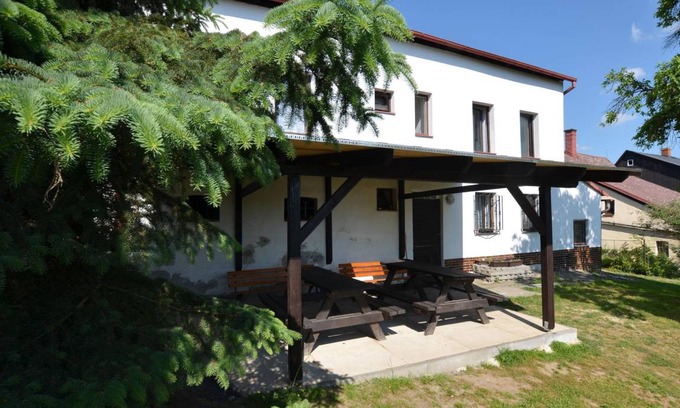 Jiretin pod Jedlovou House | 340 m² House ∙ 8 bedrooms ∙ 21 guests