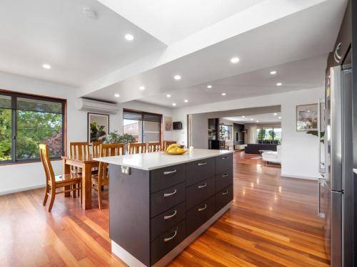 Jindabyne House | 347 m² House ∙ 4 bedrooms ∙ 10 guests