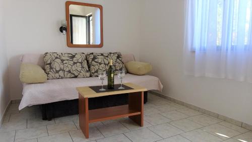 Ribarica Apartment | 35 meters from sea Apartment Keser and House