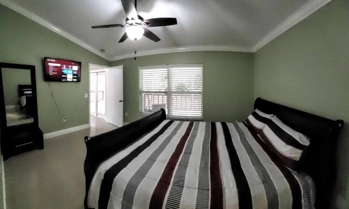 Carrollwood House | #35 @Tampa Spot - By Joyful Moments of Tampa Bay