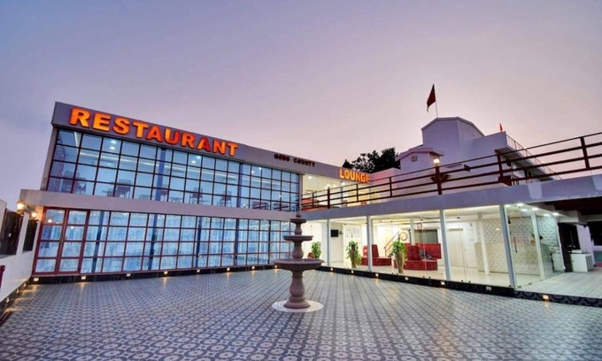 Rampur Hat Hotel | 350 m² Hotel ∙ 4 guests