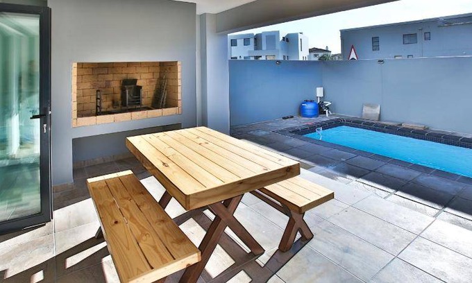 Calypso Beach House | 350 m² House ∙ 5 bedrooms ∙ 8 guests