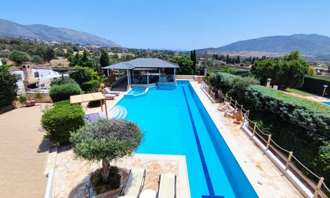 Lagonissi Villa | 350 m² Villa ∙ 4 bedrooms ∙ 8 guests