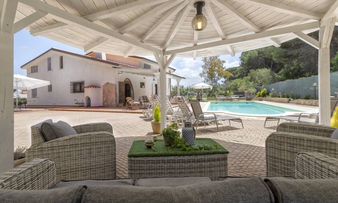 Sorso Villa | 350 m² Villa ∙ 4 bedrooms ∙ 11 guests