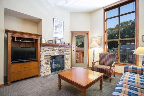 Snowbird Apartment | 3506 - One Bedroom Den Standard Powderhorn Lodge condo