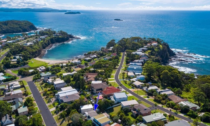 Malua Bay Apartment | 350m walk to two beautiful beaches!