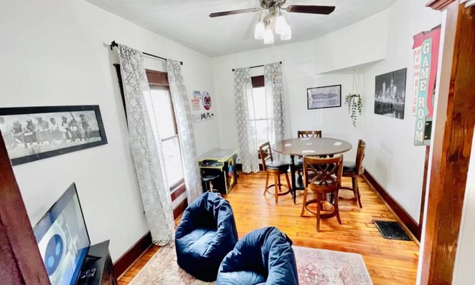 Danville House | 353 m² House ∙ 4 bedrooms ∙ 6 guests