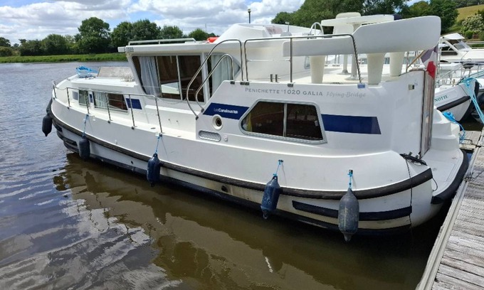 Chenille-Change Boat Rental | 36 m² Houseboat ∙ 2 bedrooms ∙ 5 guests