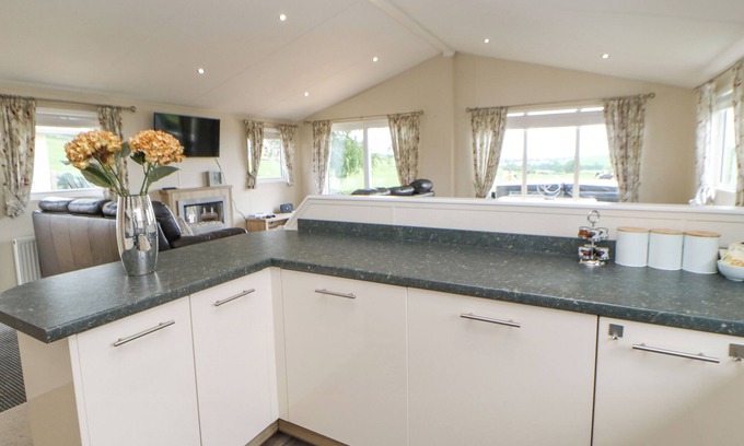 Welton Cottage | 36 RAVEN'S REST, pet friendly, with hot tub in Armathwaite