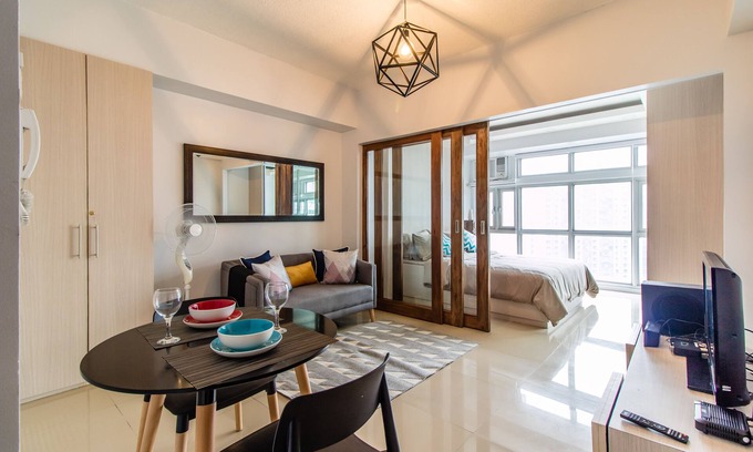 Legazpi Village Condo | 36 square meter studio converted into cozy 1 B/R - Greenbelt