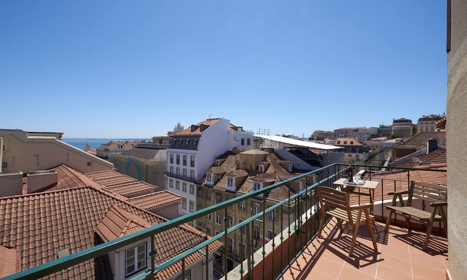 Santa Maria Maior House | 360º Rooftop Lisbon and River View