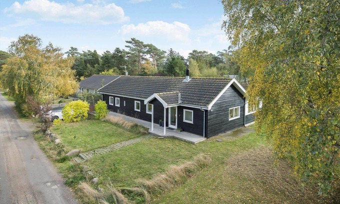 Snogebaek House | 3642 Nexø - Midtvej 11
