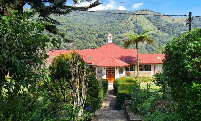 Nuwara Eliya House | 380 m² Bungalow ∙ 4 bedrooms ∙ 12 guests