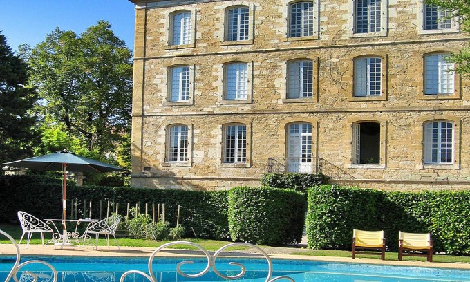 Siorac-en-Perigord House | 380 m² House ∙ 5 bedrooms ∙ 10 guests