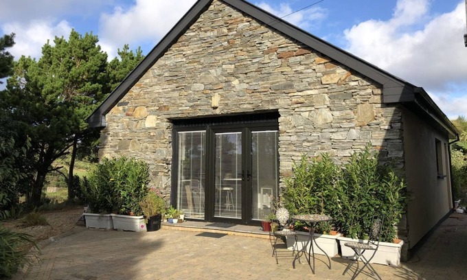 Cleggan Apartment | 399 Bruion Apartment Cleggan-2 Bedroom-Sleeps 4