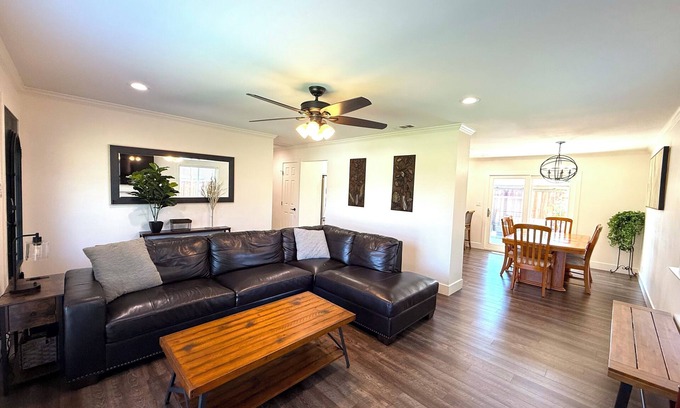 Concord House | 3bd/2ba Remodeled Luxury Home + Steam Shower!