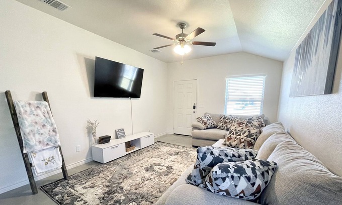 Killeen House | 3bd/2ba The One with Friends