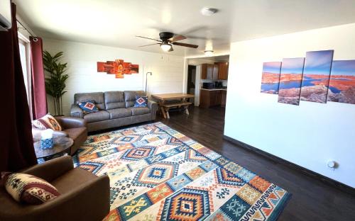 Page House | 3Bd, King, Brkfst, Large TVs, WD, Sleeps 11, BBQ
