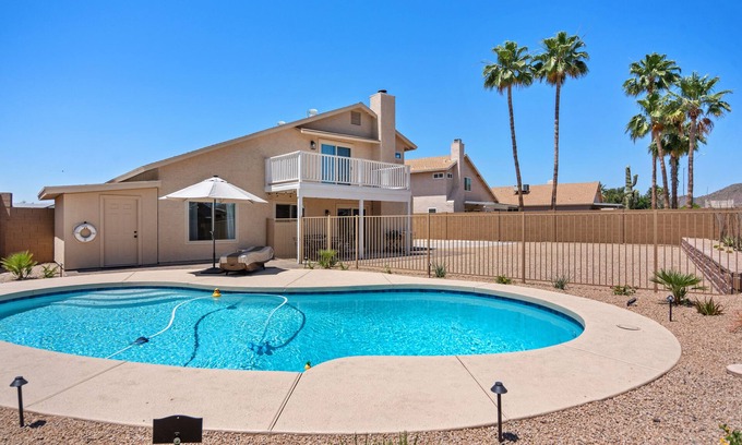 Paradise Valley Village House | 3bd Luxury Family Oasis ~ Pool ~ RV Parking