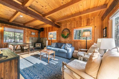 Tahoe City House | 3BD Retreat - 5 Min to Beach Trails & Town