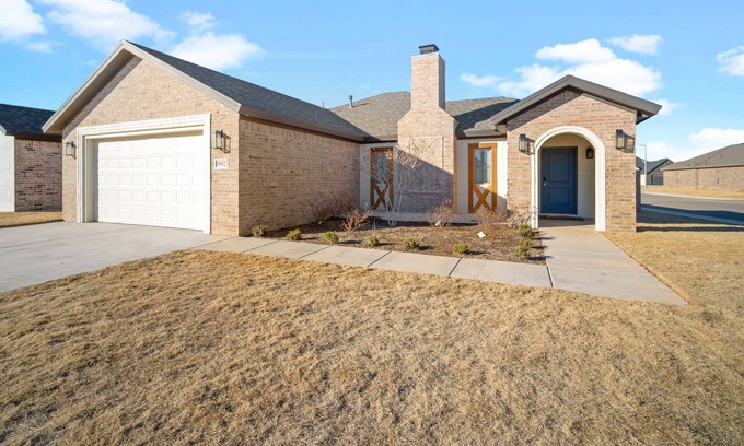Lubbock House | 3bdr|2bth w/kitchen & outdoor patio -
