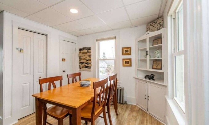 Winooski Apartment | 3Bed Apt 5 Mins from i89, Park and Public Pool!